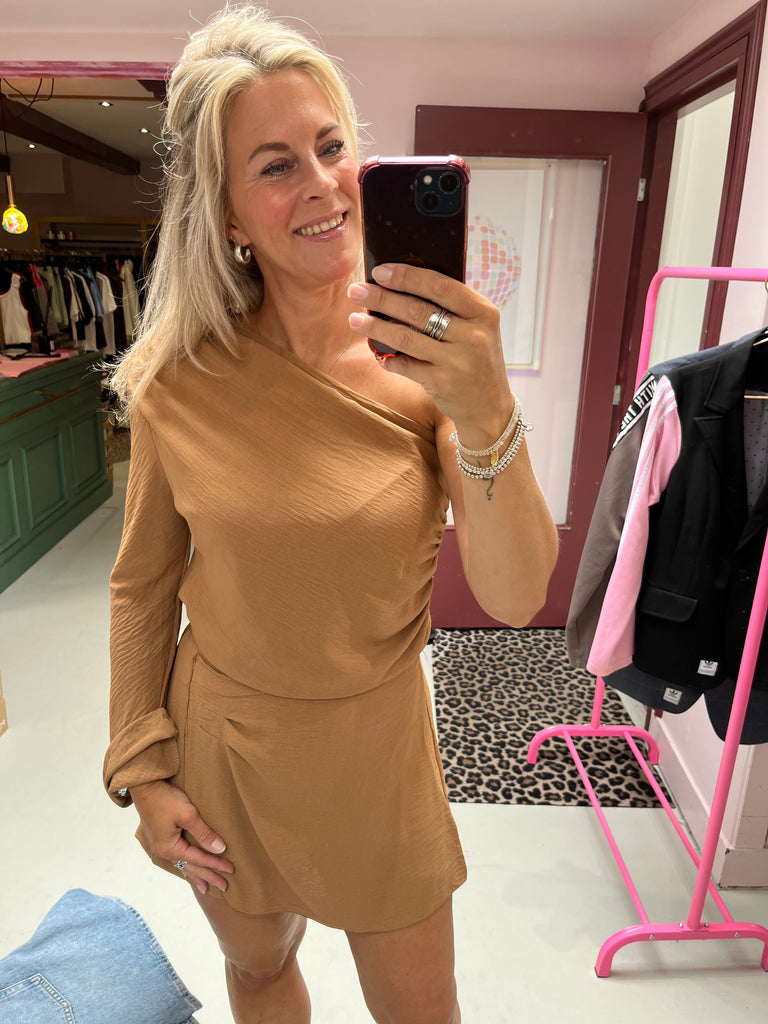 NAL - Ozzy Off Shoulder Top - Camel