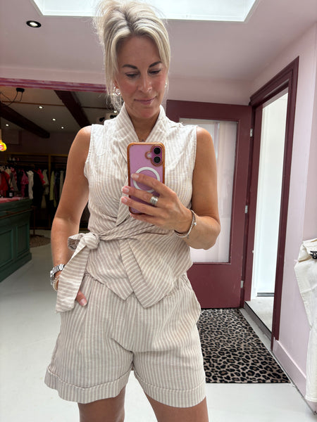 NAL - Merlyn Short - Beige/Striped - One Size
