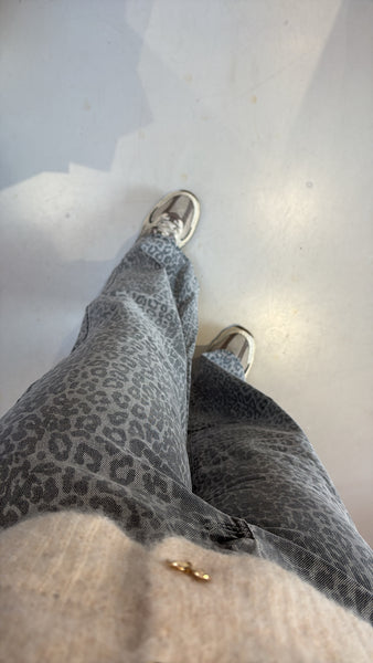 Leopard Grey Jeans -