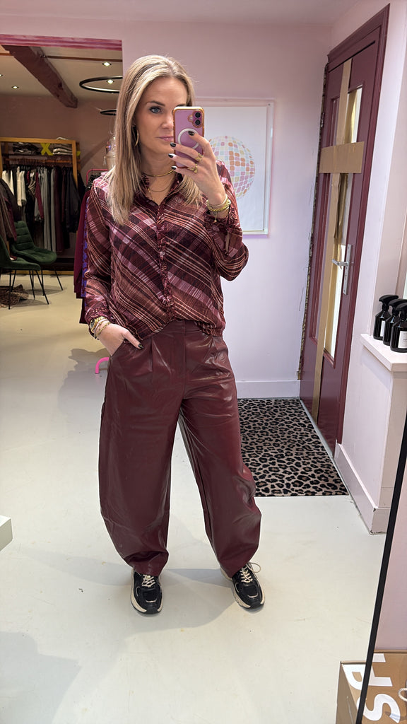 Ambika - Nina Leather Look Ballon Pants - Burgundy